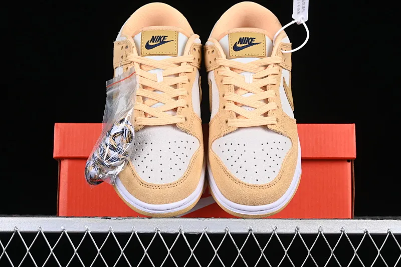 All Categories Nk SB Dunk Series Nk SB Dunk Low Low-top sneakers Cost-effective version Nk Dunk Low "Gold Suede" Cheese Pudding Ice Cream Yellow White SB Low-top casual sports skateboard shoes DV7411-200